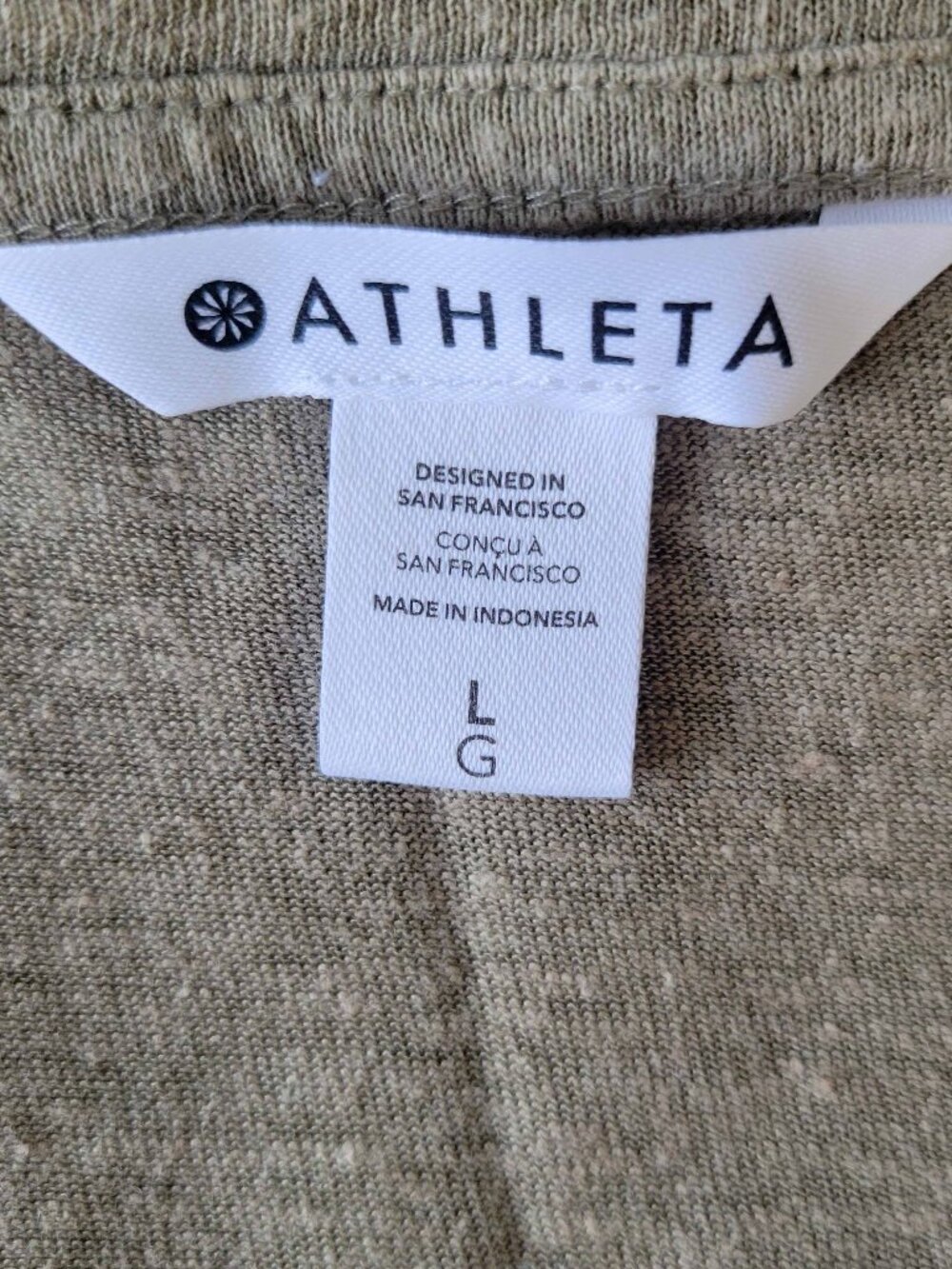 Athleta Linen Tencel Getaway V-Neck Olive Shadow T-Shirt Women’s Minimalist L - Picture 3 of 5